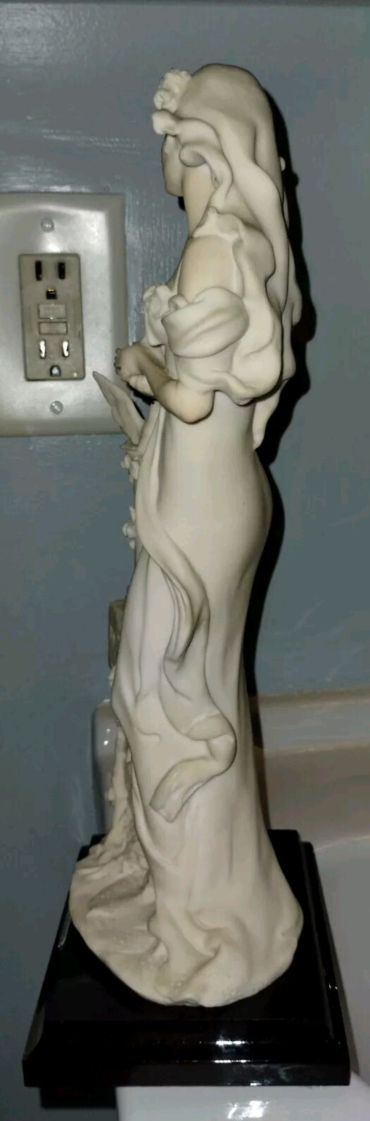 Lady With Doves Giuseppe Armani Figurine 13 Inches Tall