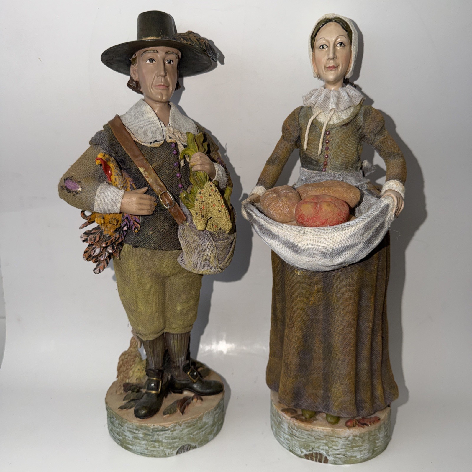 DEPT 56 Large 14″ Pilgrim and Woman with Harvest Thanksgiving Figurines Resin?