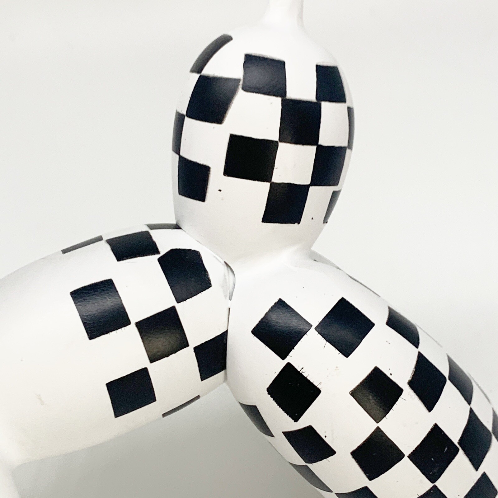 Balloon Dog Black and White Checkered Statue Animal Sculpture Modern Decor