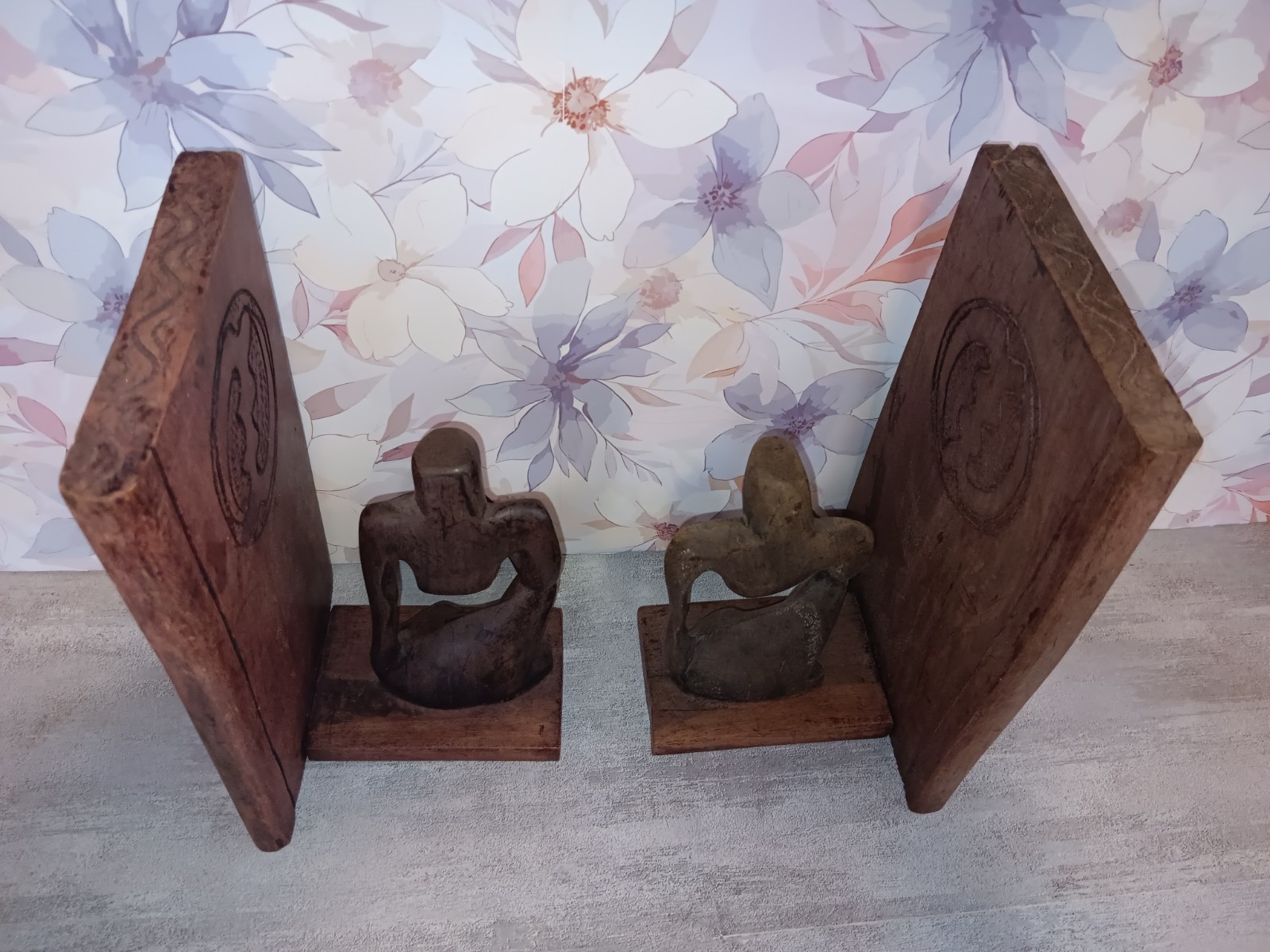 Hand carved Thinking Man wooden Abstract sculpture figurine Bookends Set 2