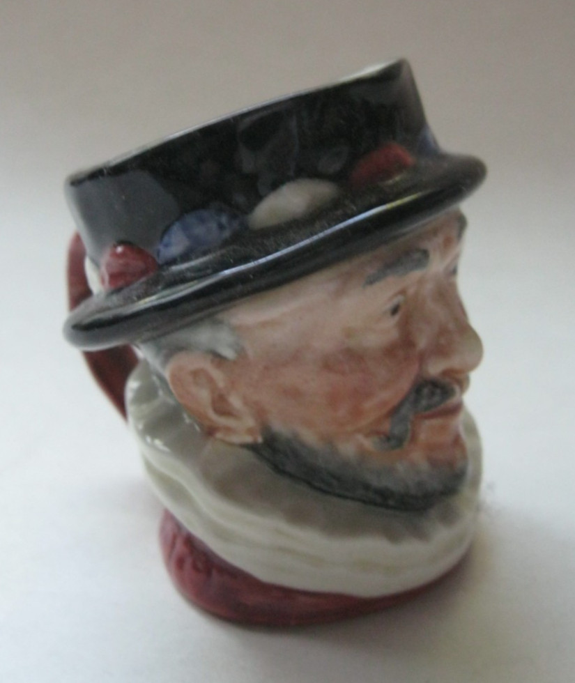 Vintage Royal Doulton BEEFEATER Small Ceramic Toby Mug, 2 & 1/4″ inch