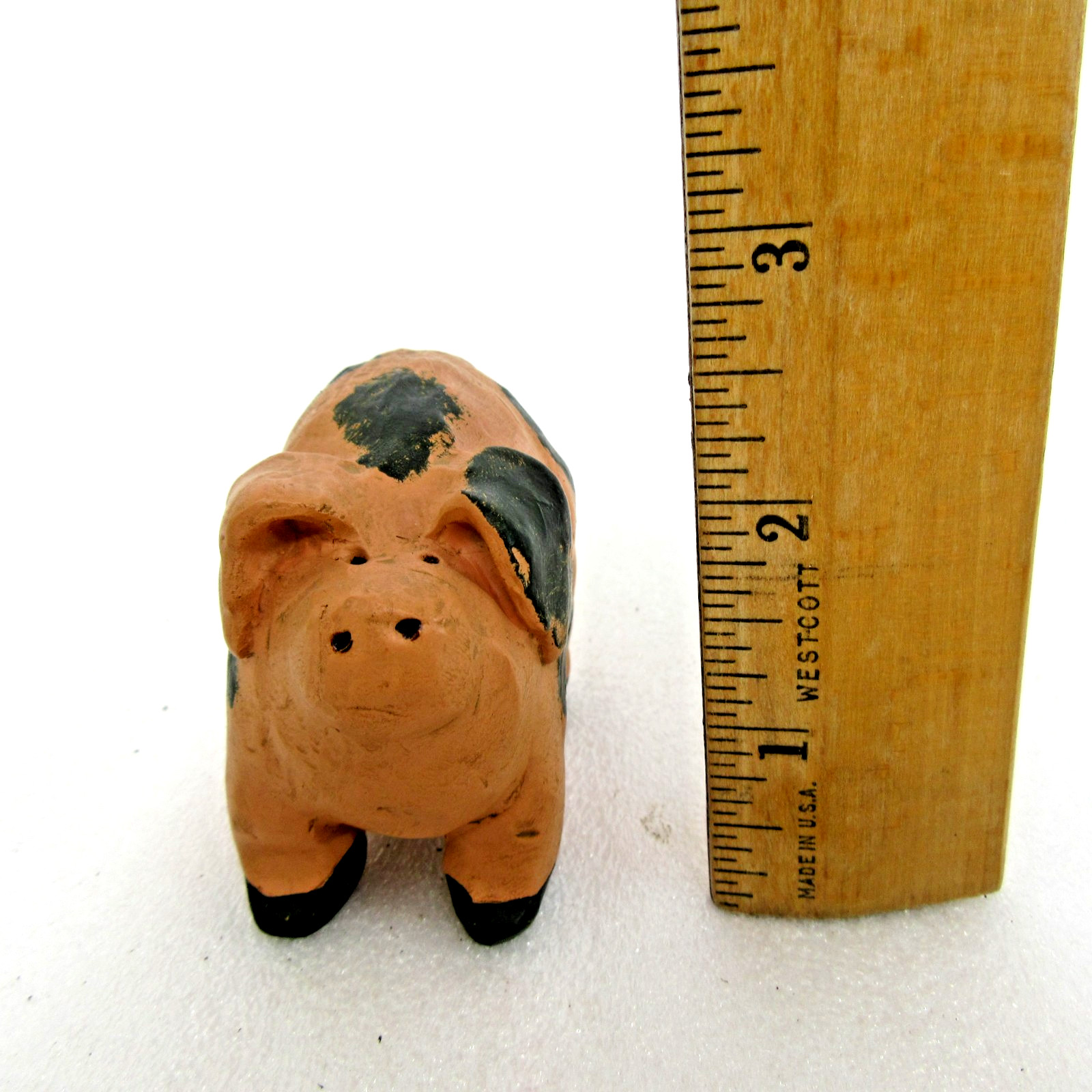 E. Smithson ERS spotted pig miniature figurine artist signed folk art clay-look