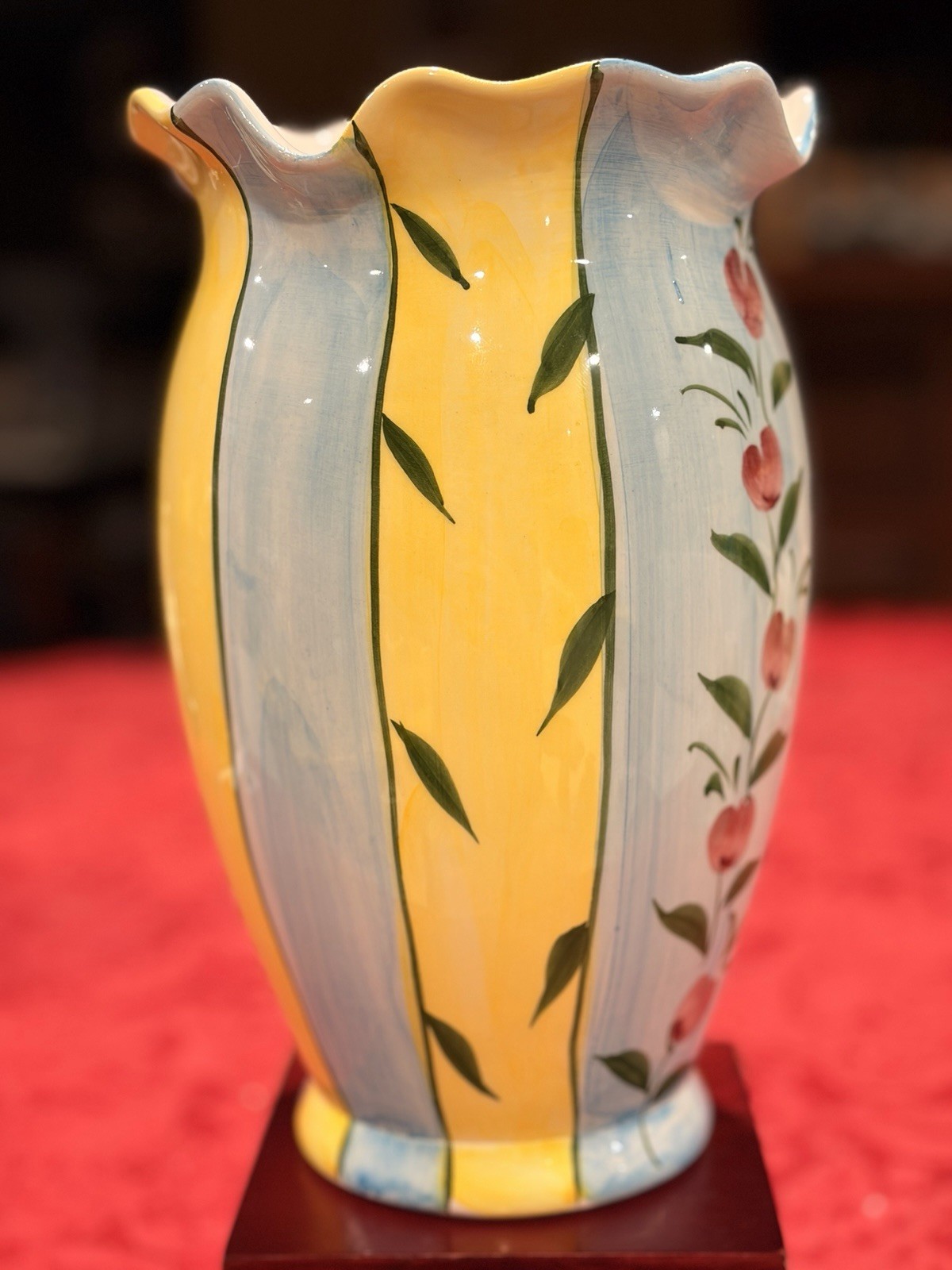 Jay Willfred Andrea by Sadek Vase Portugal Hand Painted Ruffled Signed ex Con