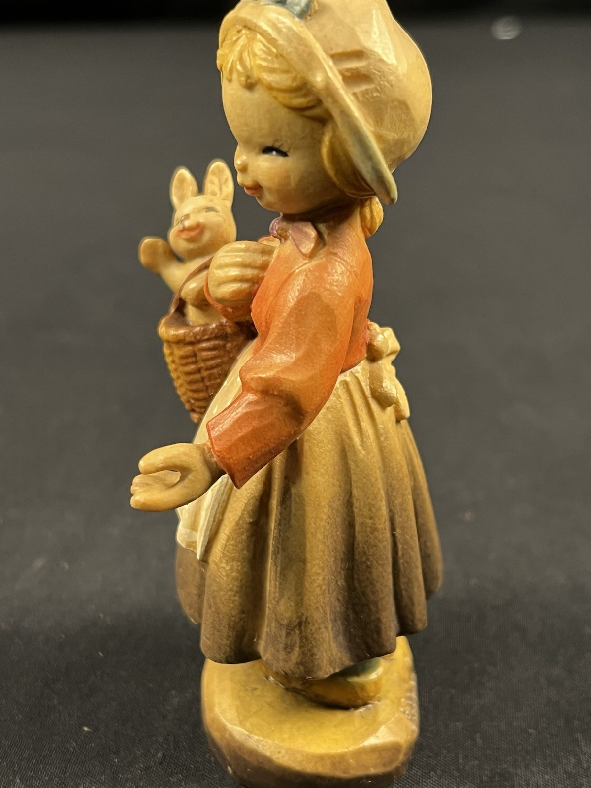 ANRI 4 Inch WOOD CARVED FIGURINE FROM ITALY “Welcome Girl”