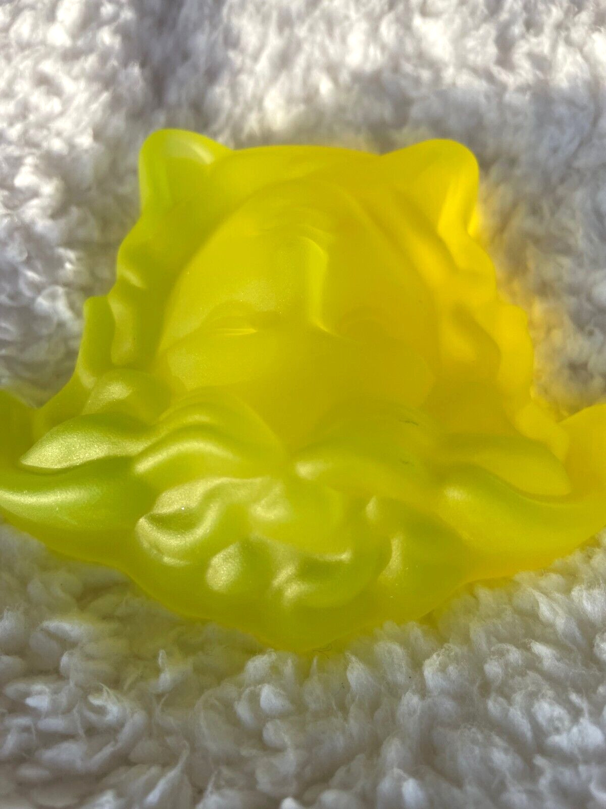 Yellow Uranium Glass Medusa Head Crafts Ornament NEW Changes to Green i UV Light