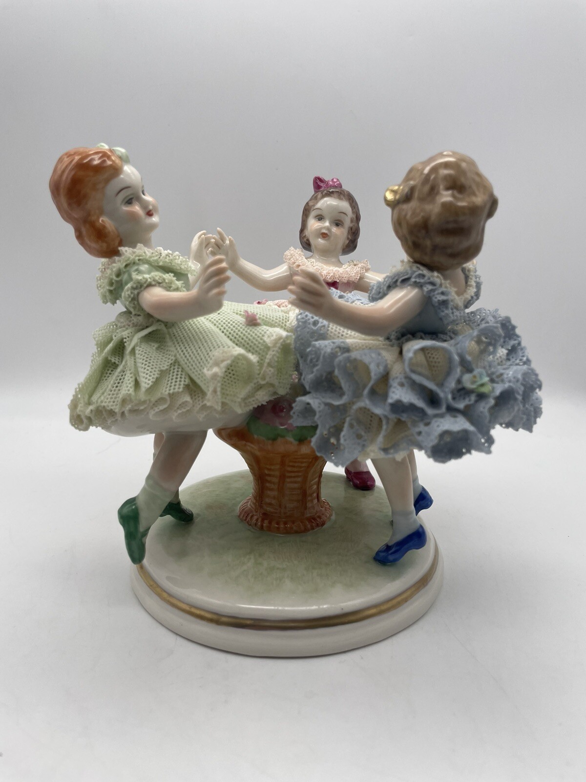 MULLER VOLKSTEDT IRISH DRESDEN FIGURE PORCELAIN LACE – RING A Ring A Rosie