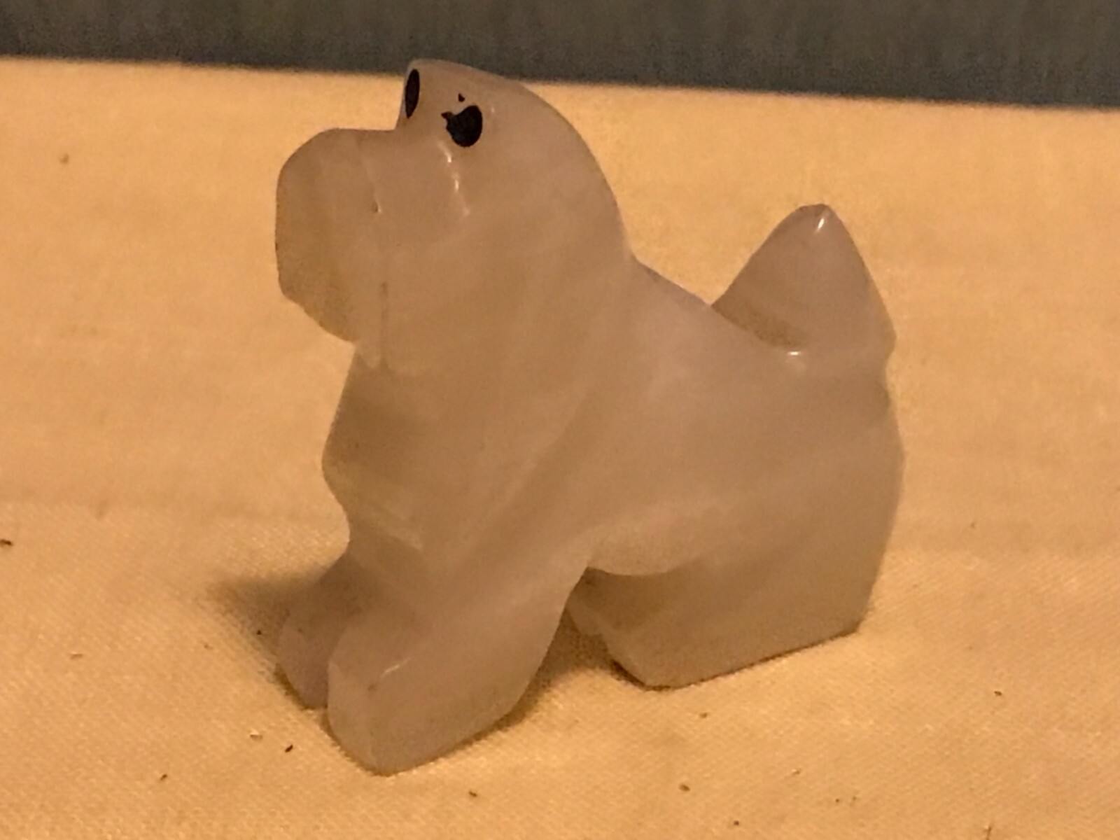 Vintage Carved ONYX Dog Bloodhound Figurine Off-White w/Striations Translucent