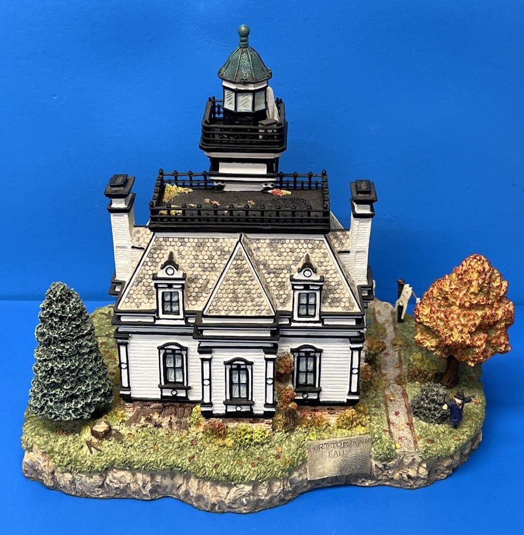 Harbour Lights Lighthouse Fall At Fort Tompkins New York #656 W/box Signed