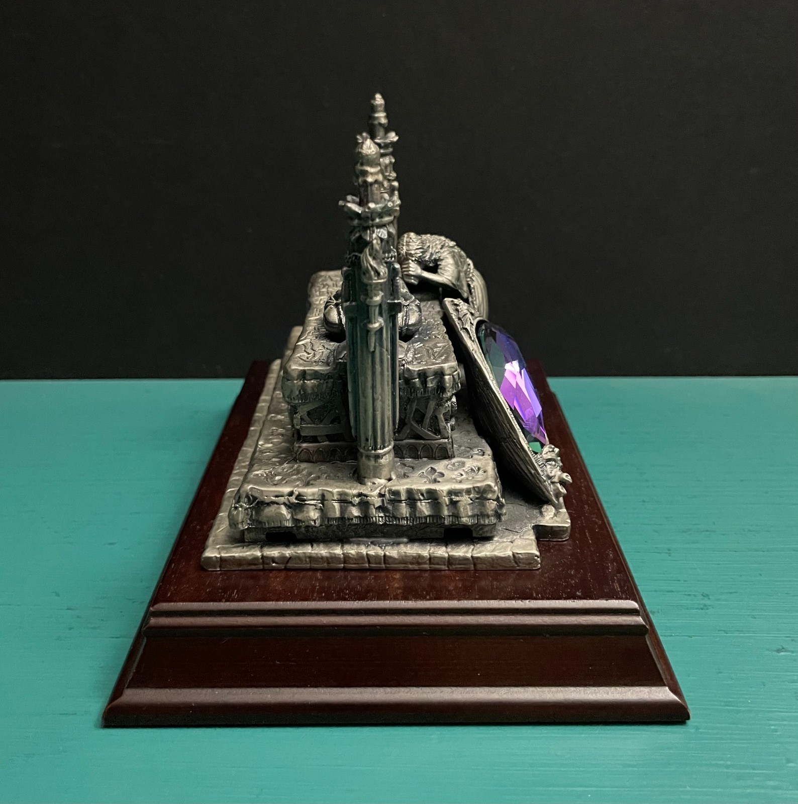 Tudor Mint Pewter King Arthur Queen Guinevere Excalibur Sword Camelot Art Statue