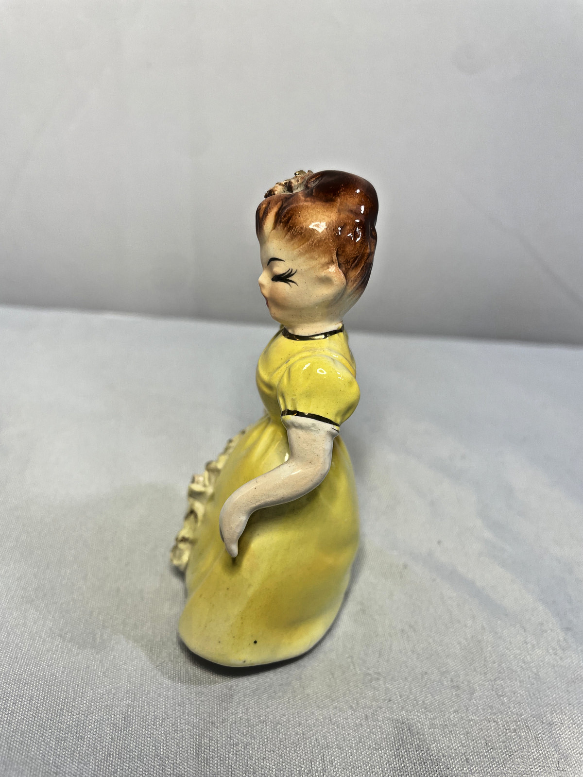 Vtg Nippon Yoko Boeki Lady Figurine Japan Clover Wreath Mark Bright Yellow Dress