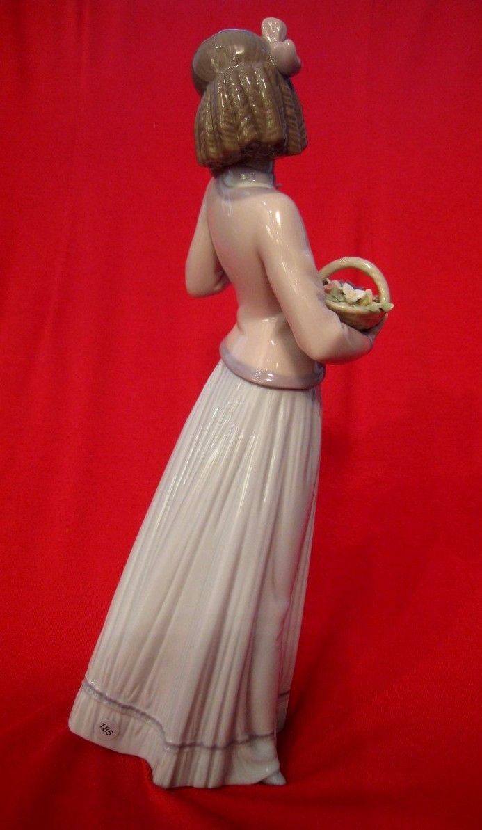 LLADRO INNOCENCE IN BLOOM #7644 GIRL WITH FLOWERS 1996 COLLECTORS SOCIETY IN BOX