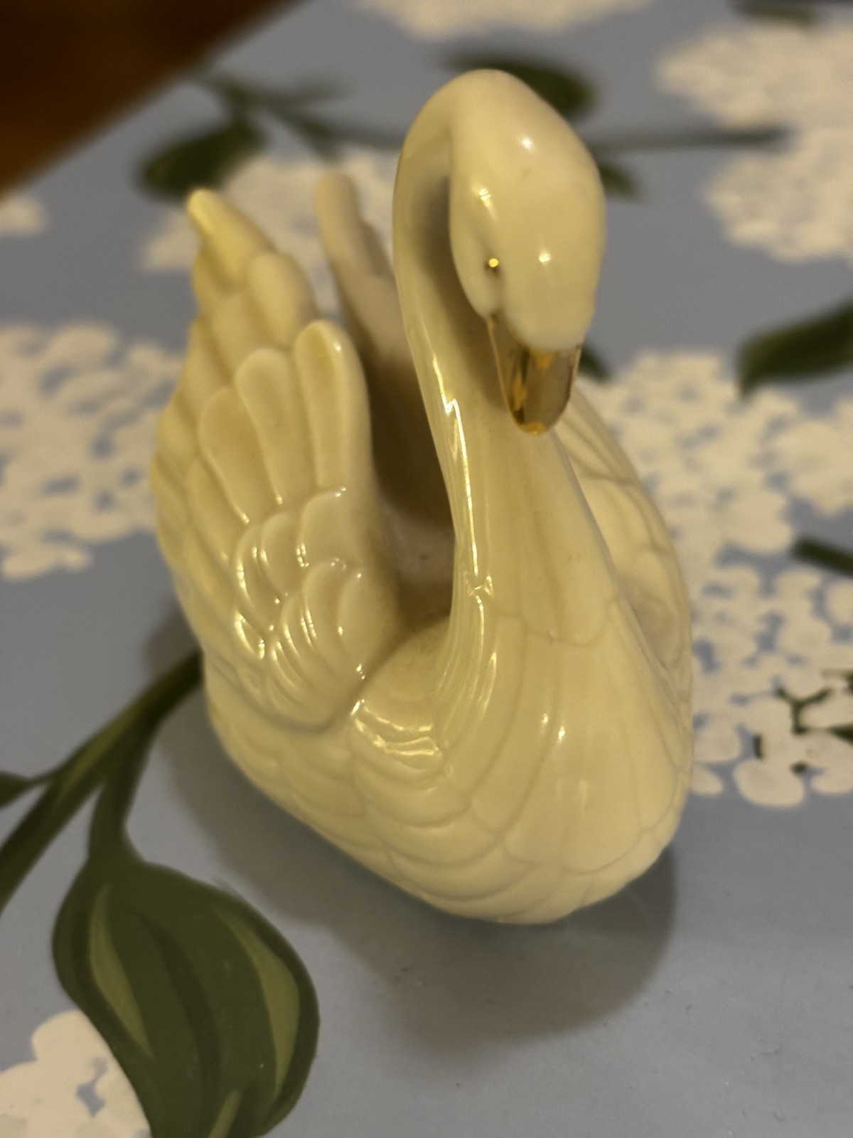 Vintage LENOX Y2K Ivory Swan 24k gold beak eyes Place Card Holder Cake Topper