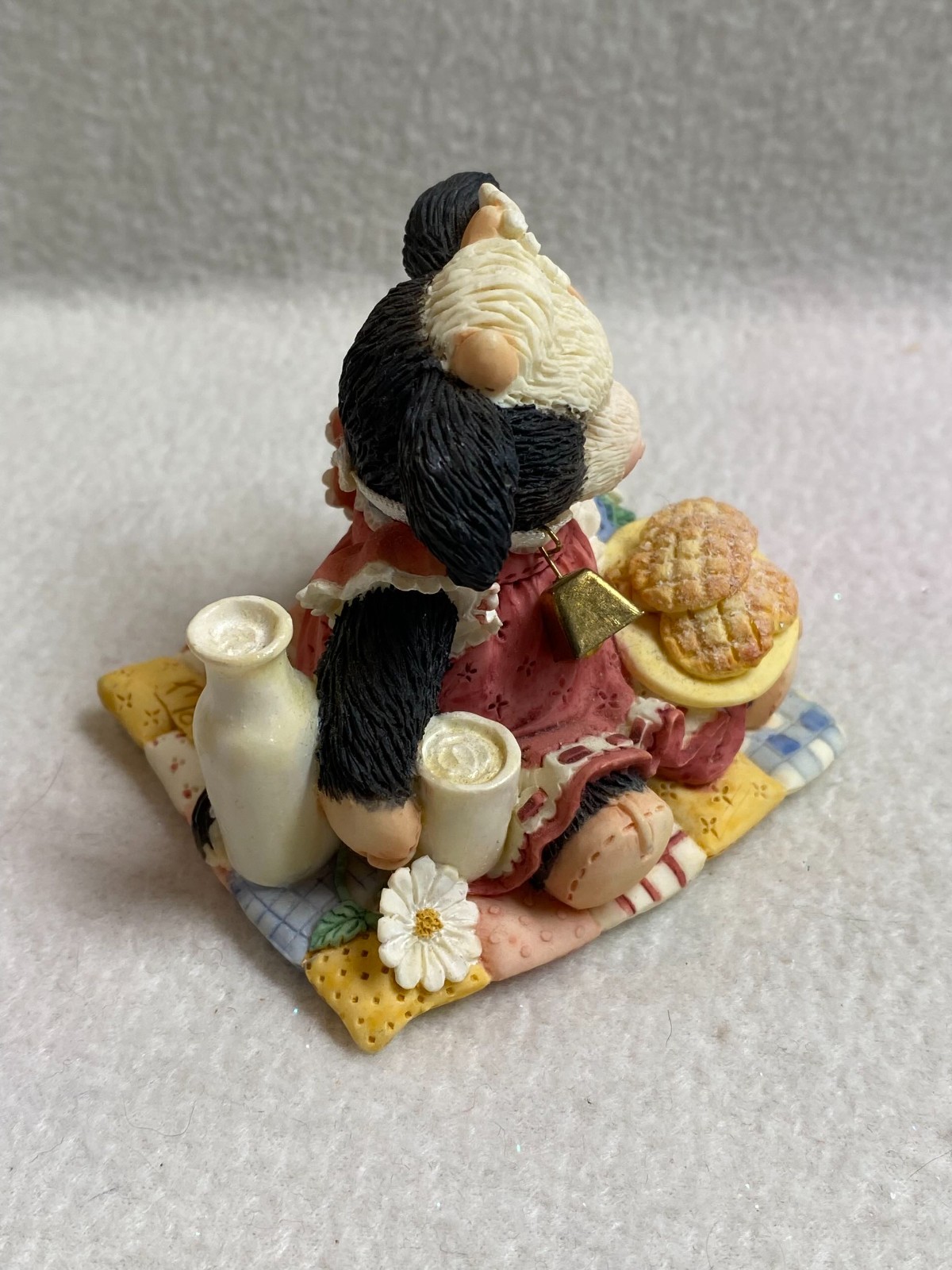 Mary’s Mo Moos Figurine – Cow and Pig with Cookies – ‘Cookies are for Sharing’