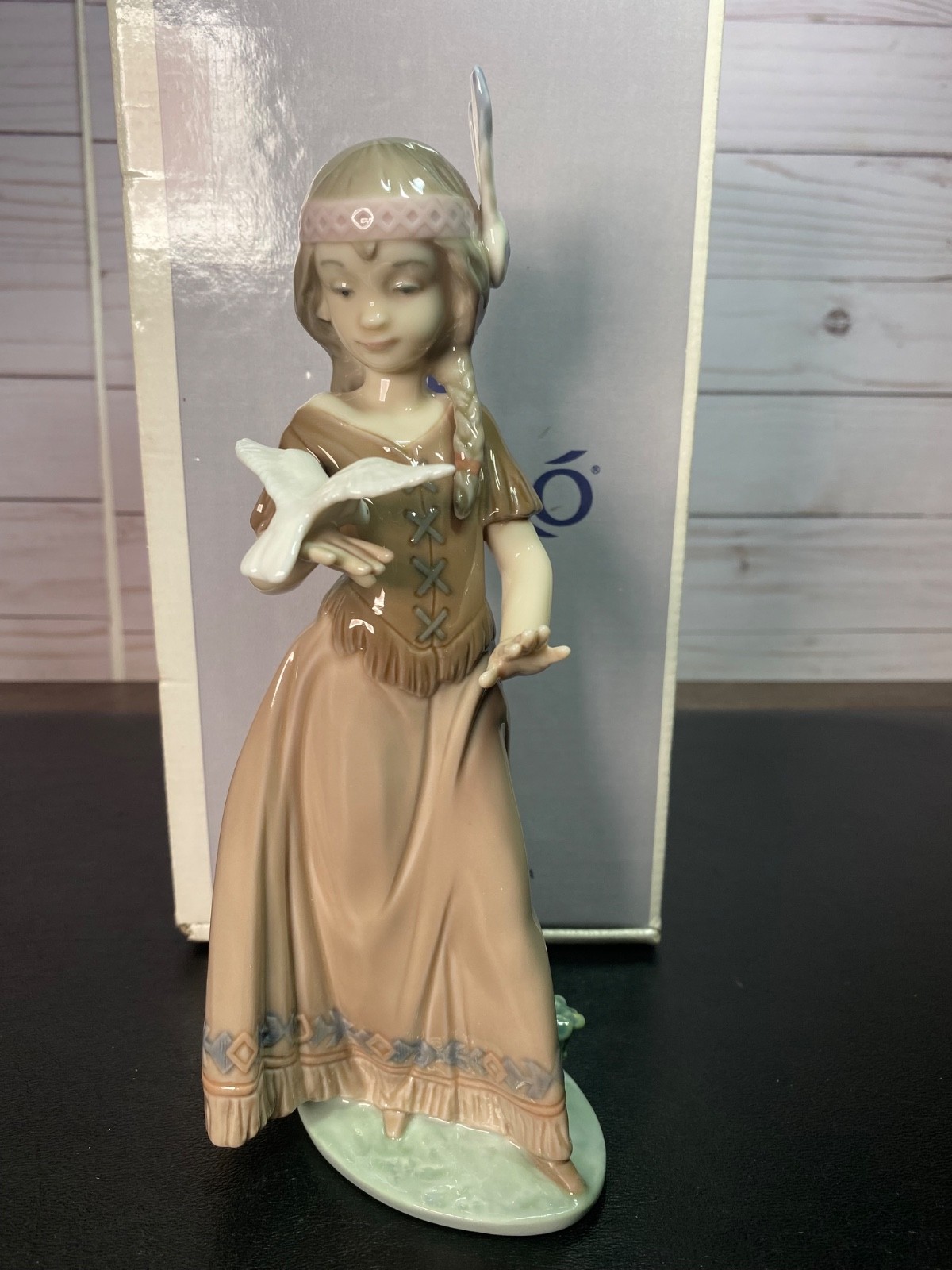 Lladro Figurine Gloss Finish American Love Native American Girl 6153
