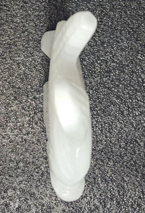 White Onyx Carved Fish Free-Standing Paperwweight 3.25″x2.5″