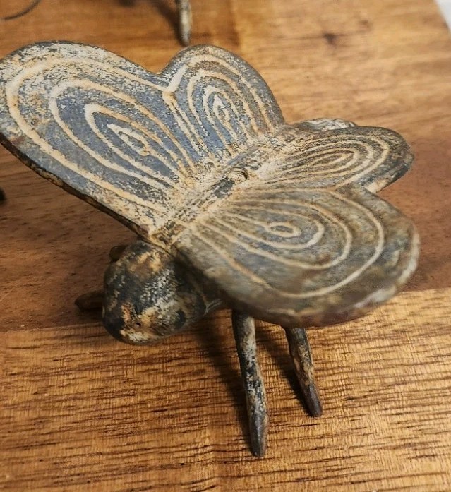 6 Vtg Cast Iron Bugs, Bee, DragonFly,HouseFly,Grasshopper, Butterfly,LadyBug,Ant