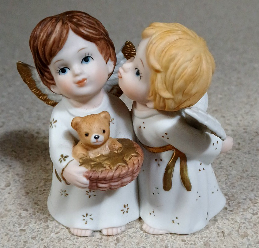 Angelic Angels & Puppy “THE KISS” 4″