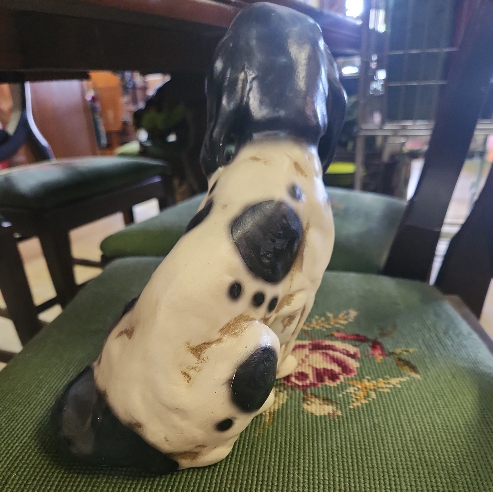 SPRINGER SPANIEL BLACK/BROWN/CREAM FIGURINE 8.5 “IN TALL 5.5 IN WIDE BROWN EYES