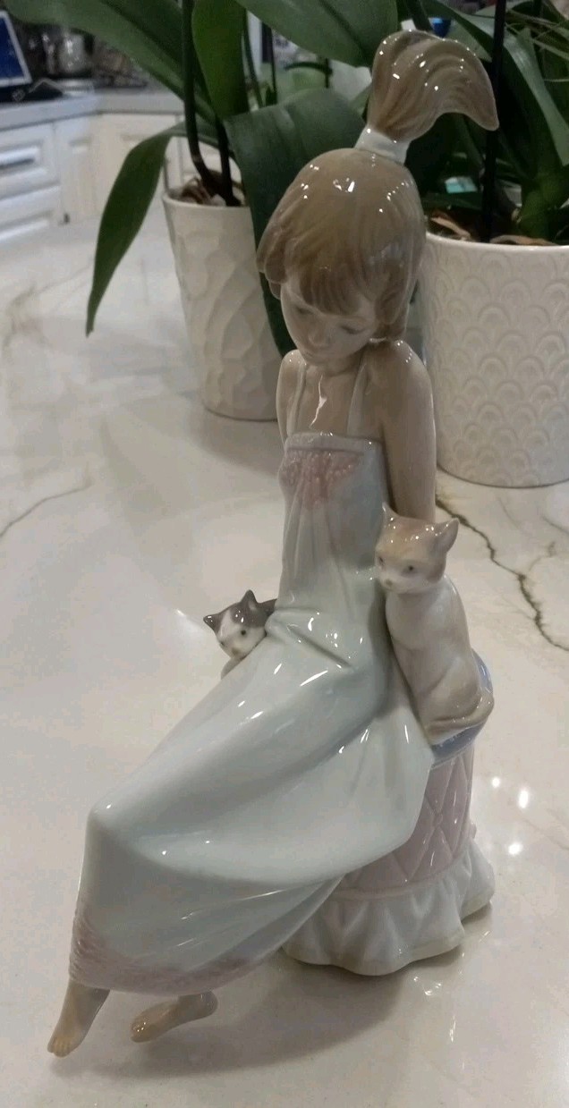 Vintage Lladro BEDTIME GIRL w/ TWO CATS 9.5″ Porcelain Figurine #5443 MINT