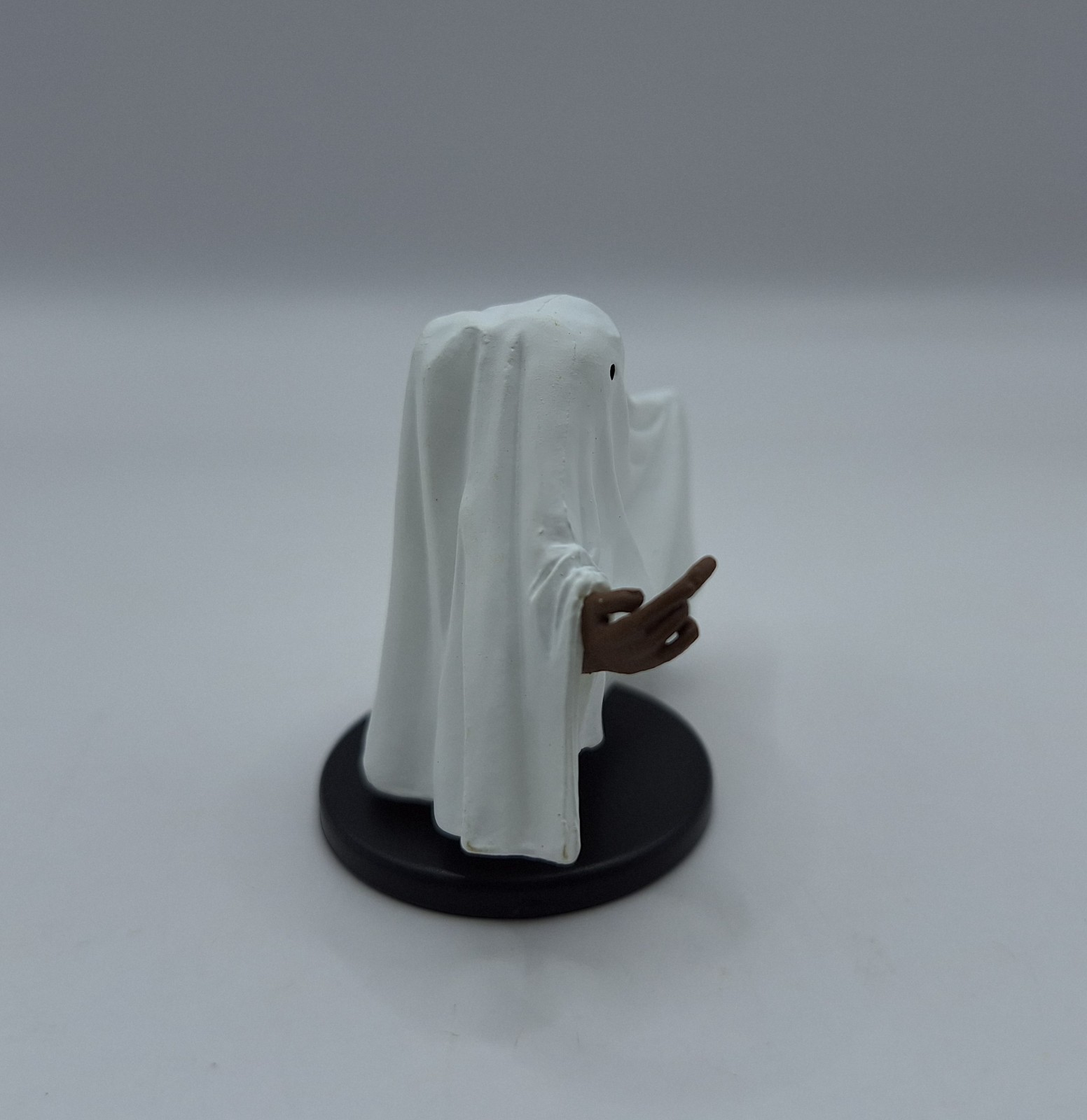E.T. In White Ghost Sheet 1.75″ Figurine 2012 Universal WizKids NECA