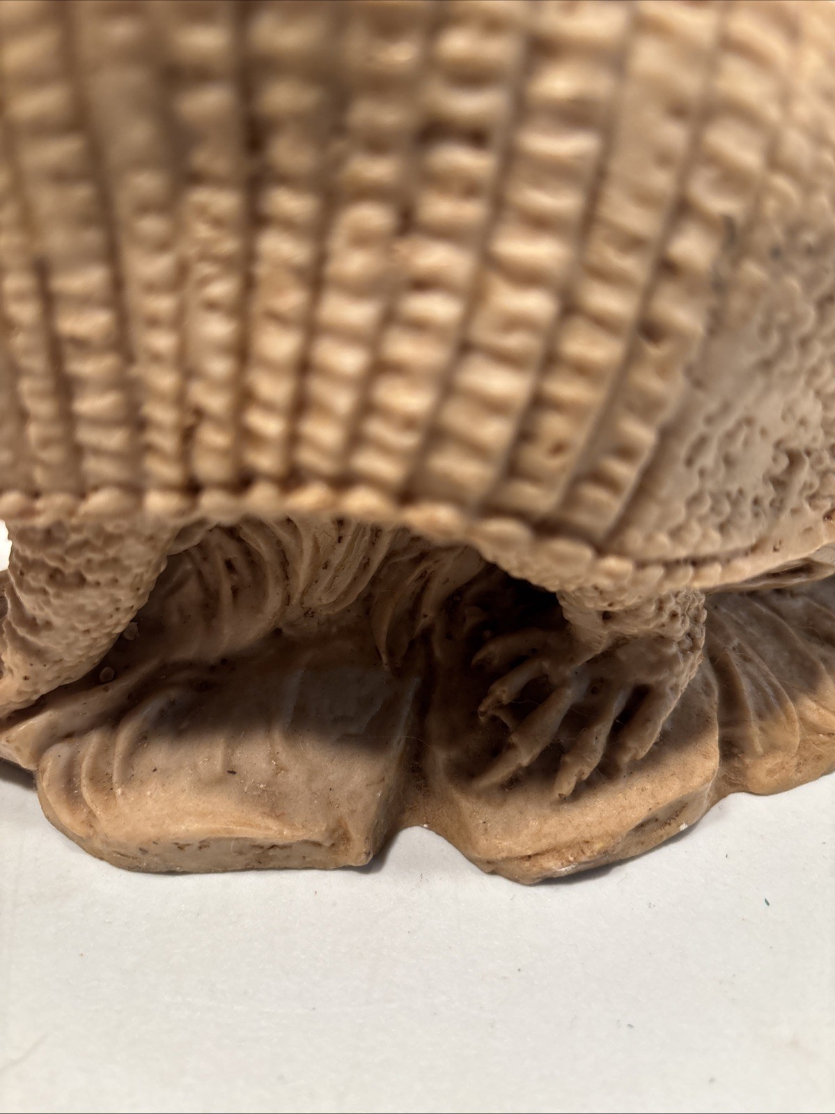 Armadillo Detailed Figurine Made In Mexico. (DA5)