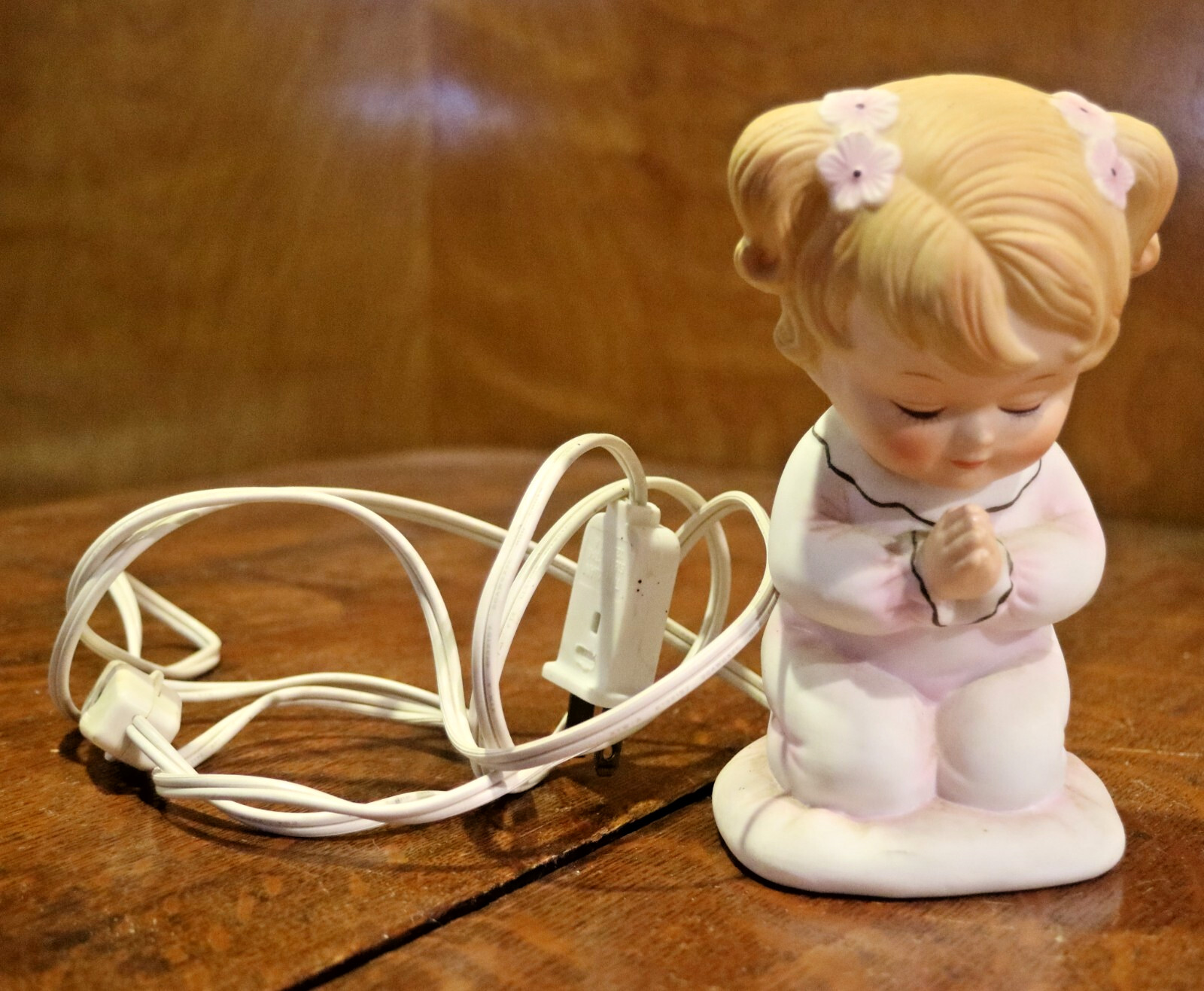 Vintage Lefton Girl Praying Kneeling Night Light 6.5″ tall VTG