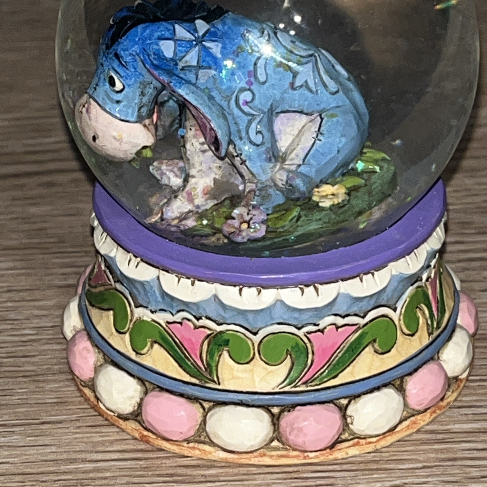 Disney Showcase Collection Eeyore Gloom to Bloom Glitter Snowglobe 4015351