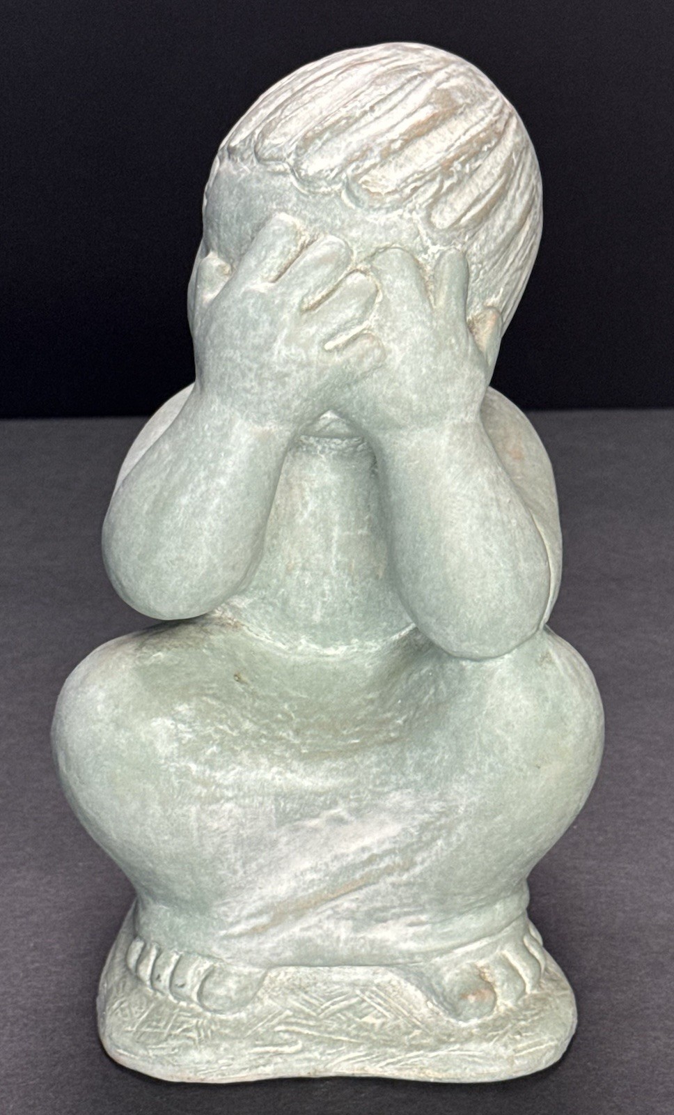 Isabel Bloom 1996 Little Boy Peek A Boo 9″ Painted Cement Statue Figurine RARE