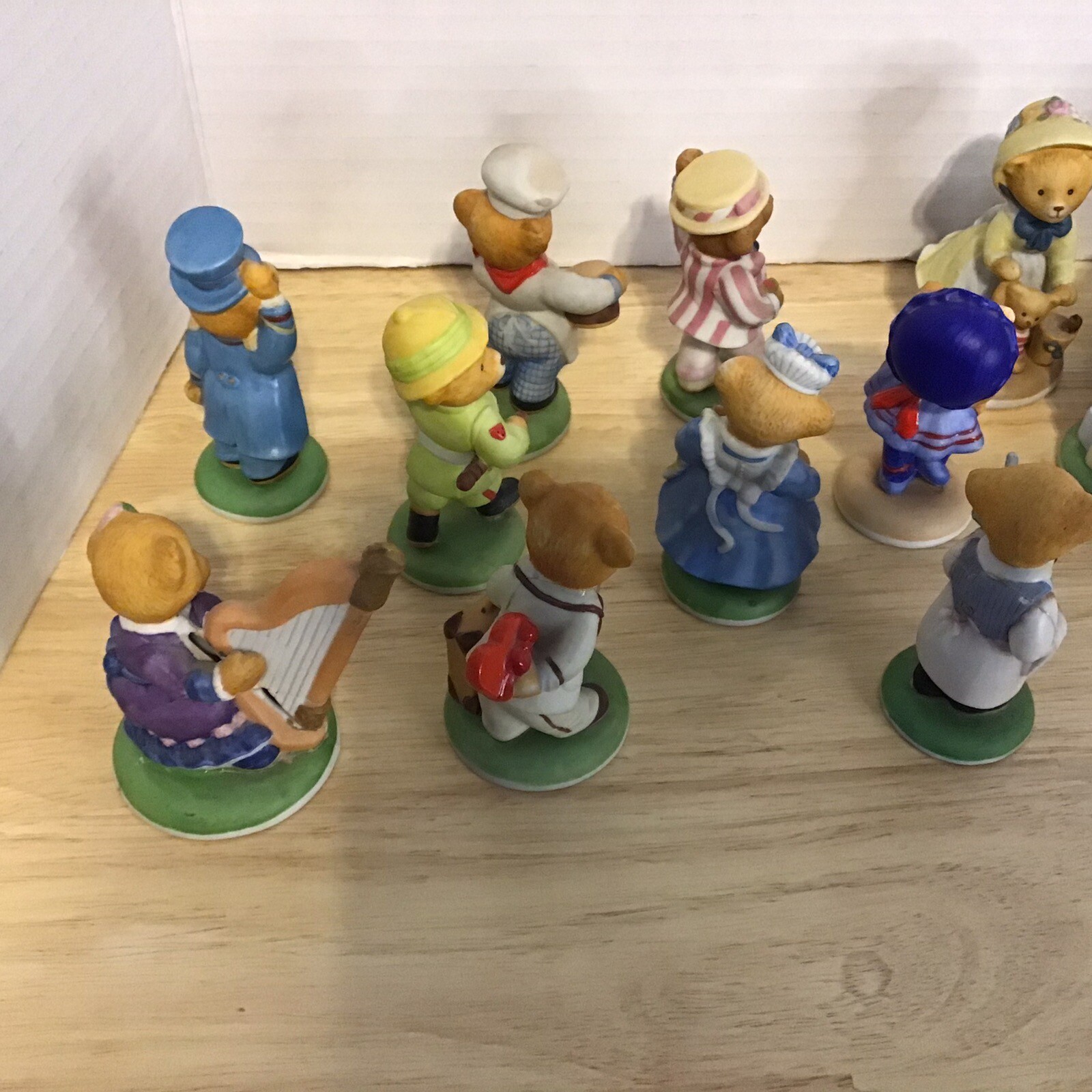 JOBLOT 1986 Franklin Mint Hotel Teddington Porcelain Bear Figurines 21 & Cards
