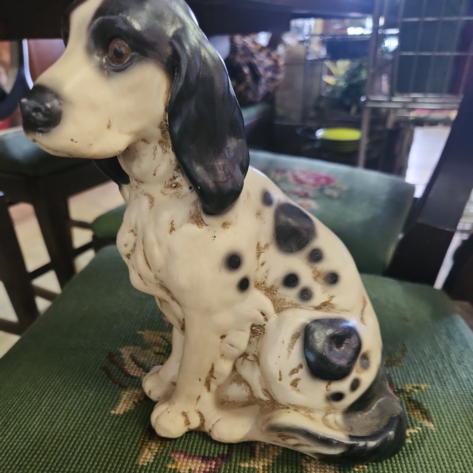 SPRINGER SPANIEL BLACK/BROWN/CREAM FIGURINE 8.5 “IN TALL 5.5 IN WIDE BROWN EYES