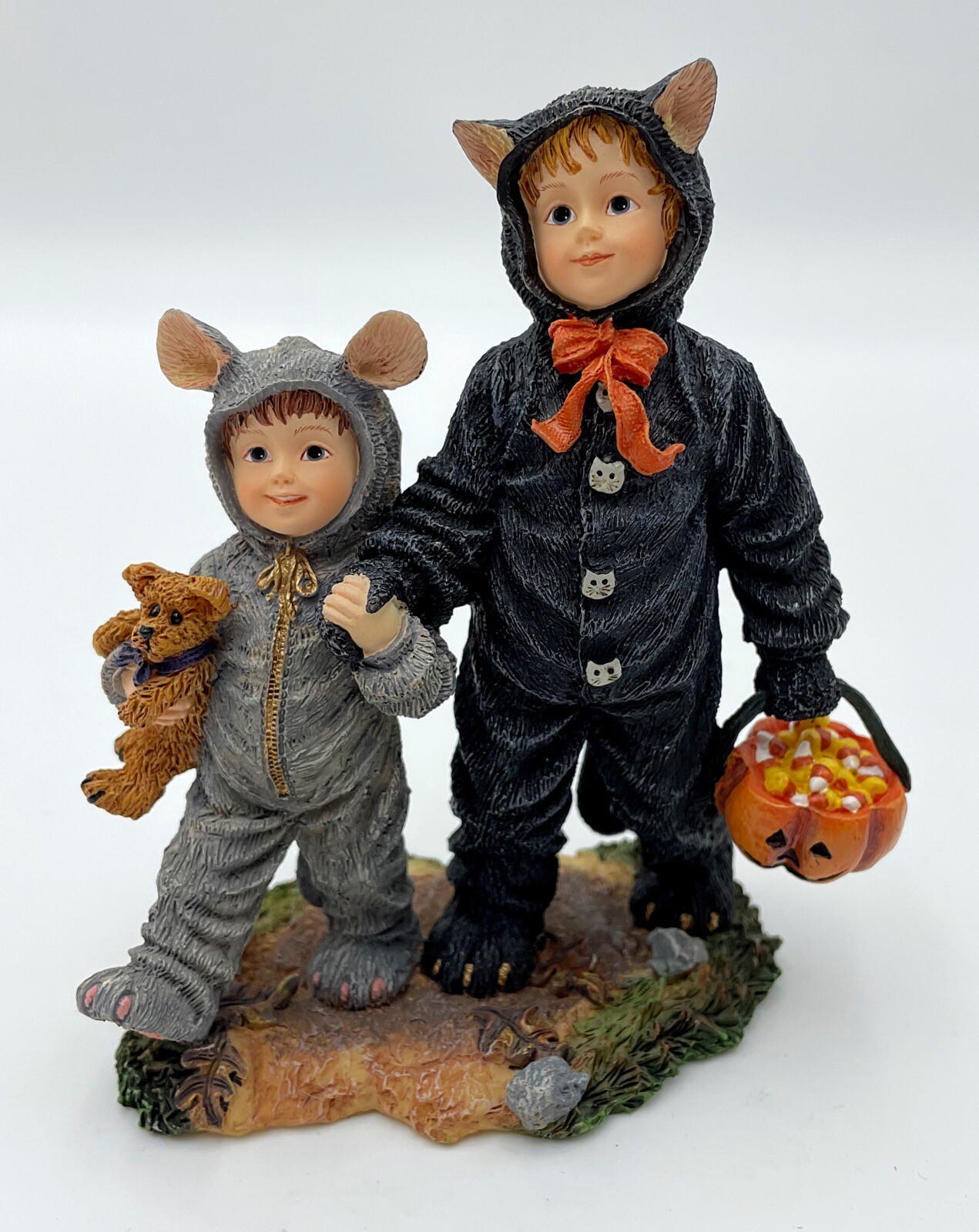 The Boyds Bears #3585 Holiday Series Resin Halloween Cathy & Miranda Edition 1E