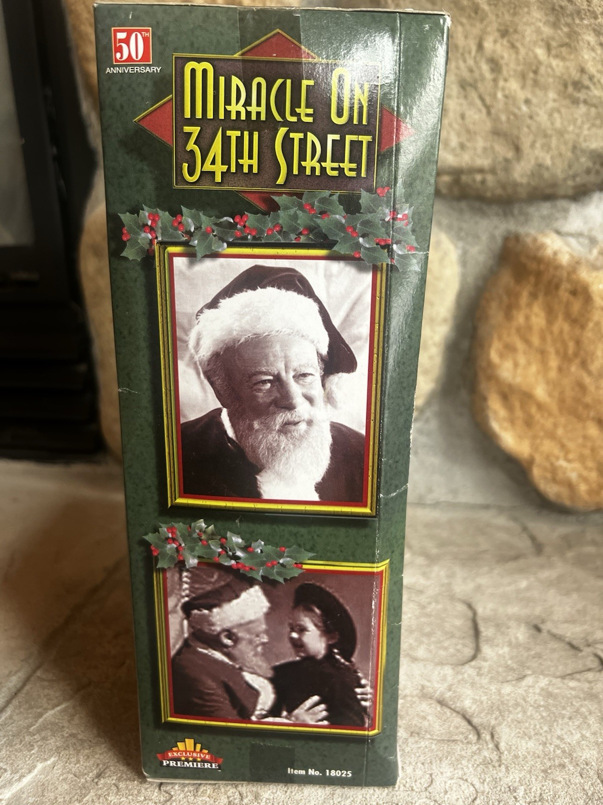 1998 Miracle On 34th Street Kris Kringle & The Little Girl New In Original Box