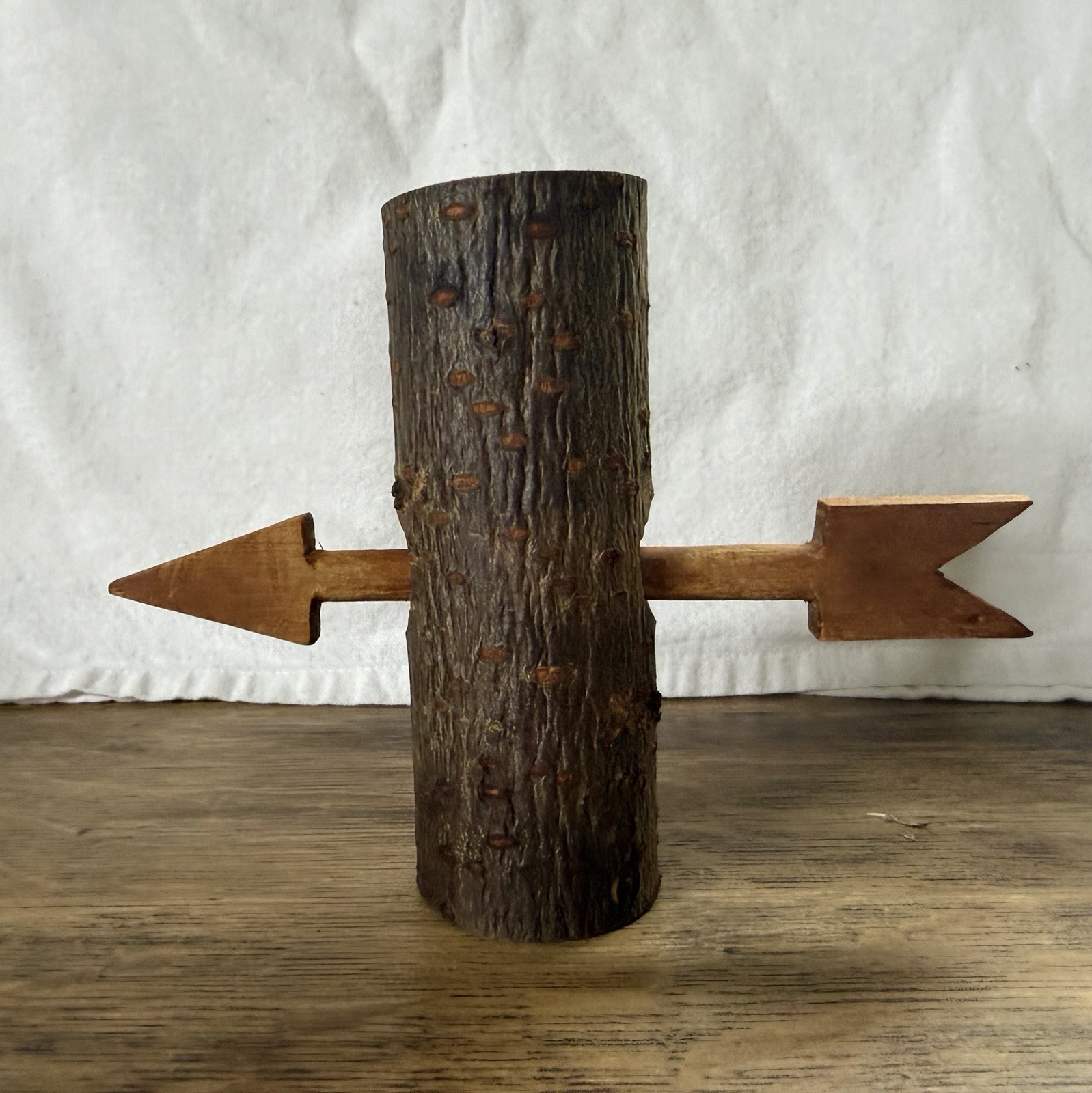 VTG One Piece Wooden Carved ARROW Directional Sign Thru Log Folk Art Sculpture