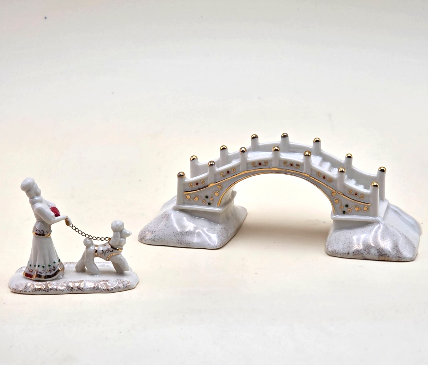 Lenox Mistletoe Park Bridge and Dog Walker Porcelain Figurine 2014 in Box 847074