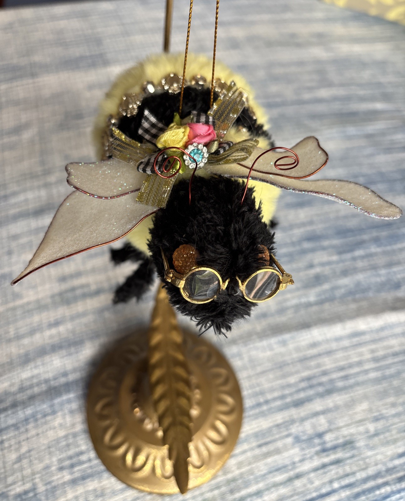 Mark Roberts Bumble Bee 51-23308 In Box W Gold Tone 13.5” Hanger