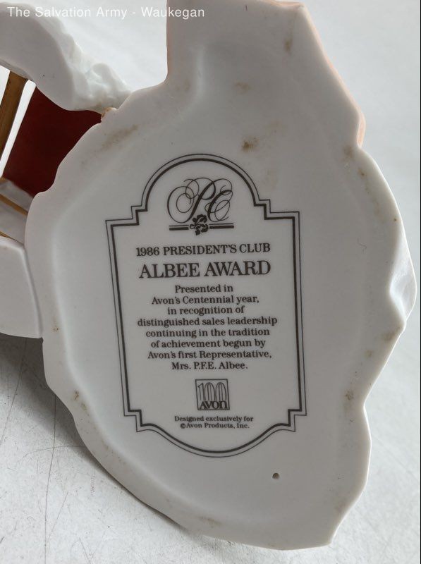 Avon Porcelain White Dress 1986 Presidents Club Albee Award Lady Figurine