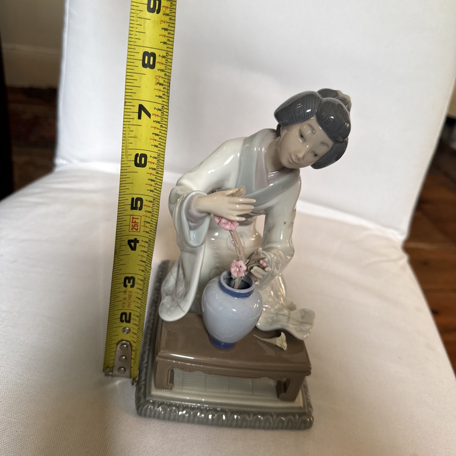Lladro #4840 Japanese Girl Decorating Geisha Flower Arranger Figurine Retired