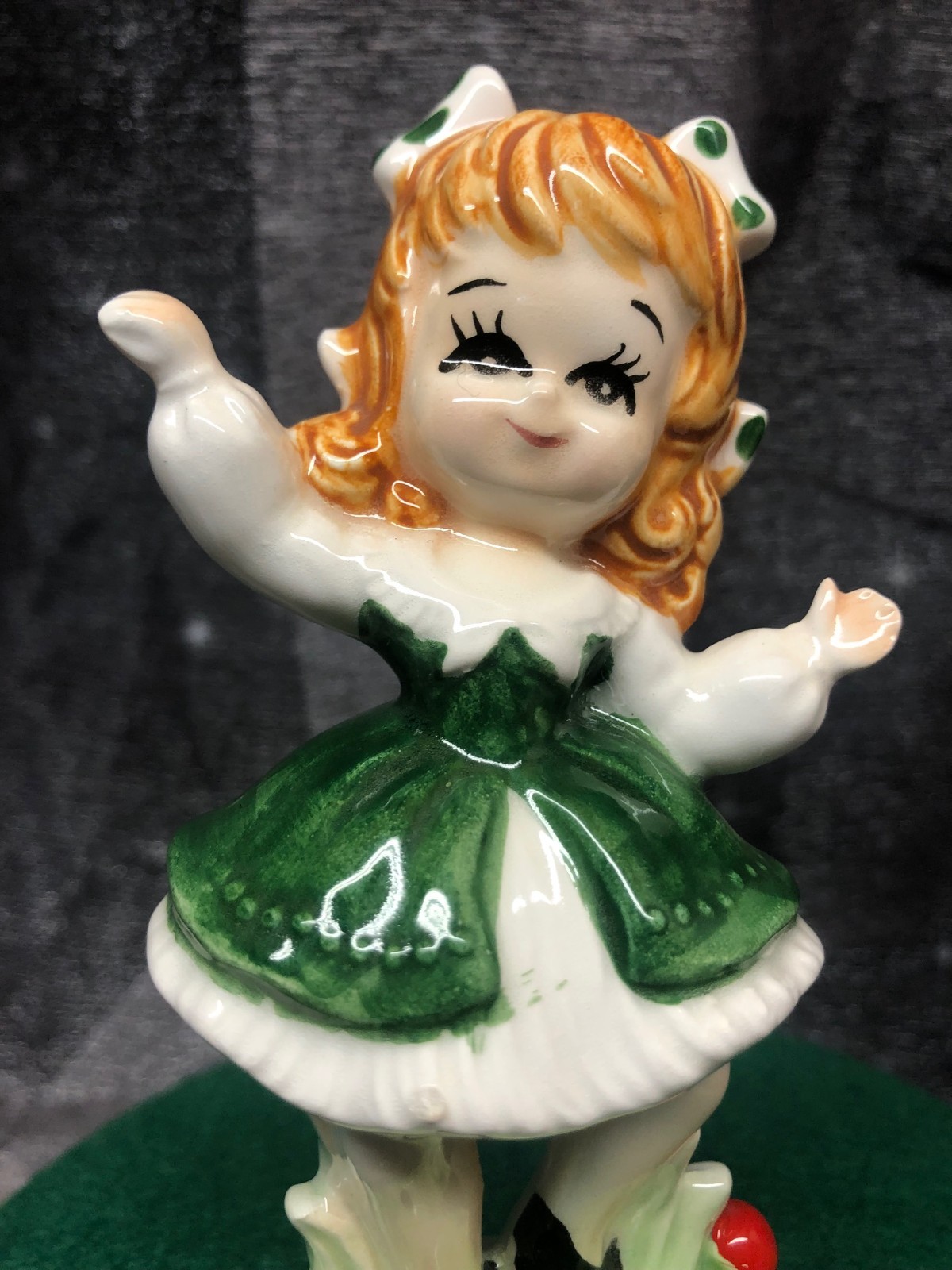 VTG LEFTON St Patrick’s Day Irish Girl Boy Figurine Leprechaun Dancing Kissing 2