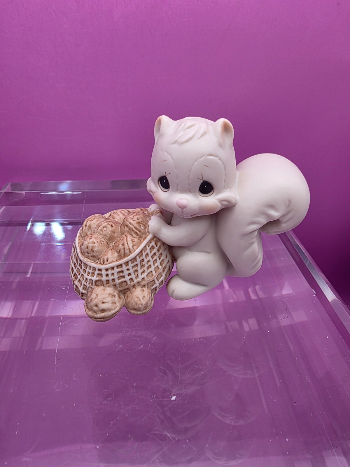 Precious Moments FIGURINE “I’M NUTS OVER MY COLLECTION” 1991 ENESCO BC902