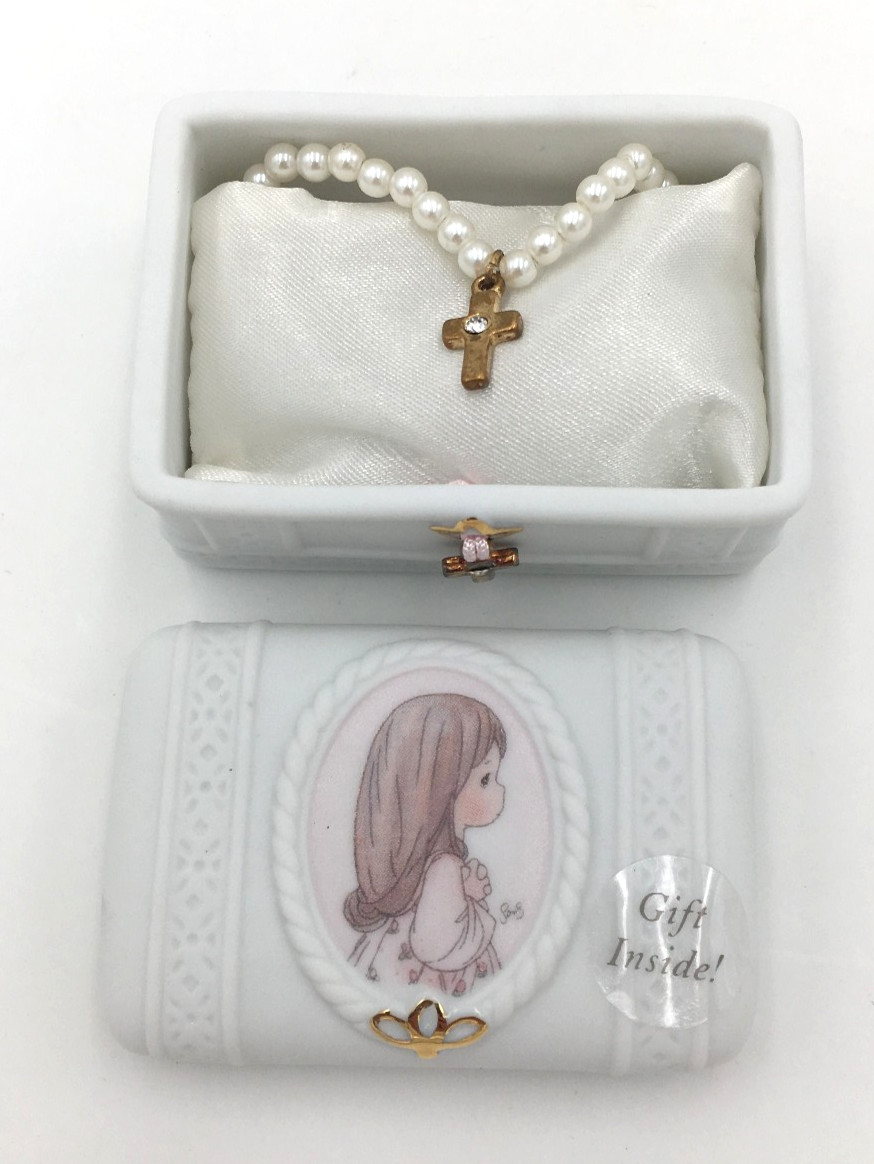 Precious Moments – Confirmation Girl Hope Chest & Necklace #646261
