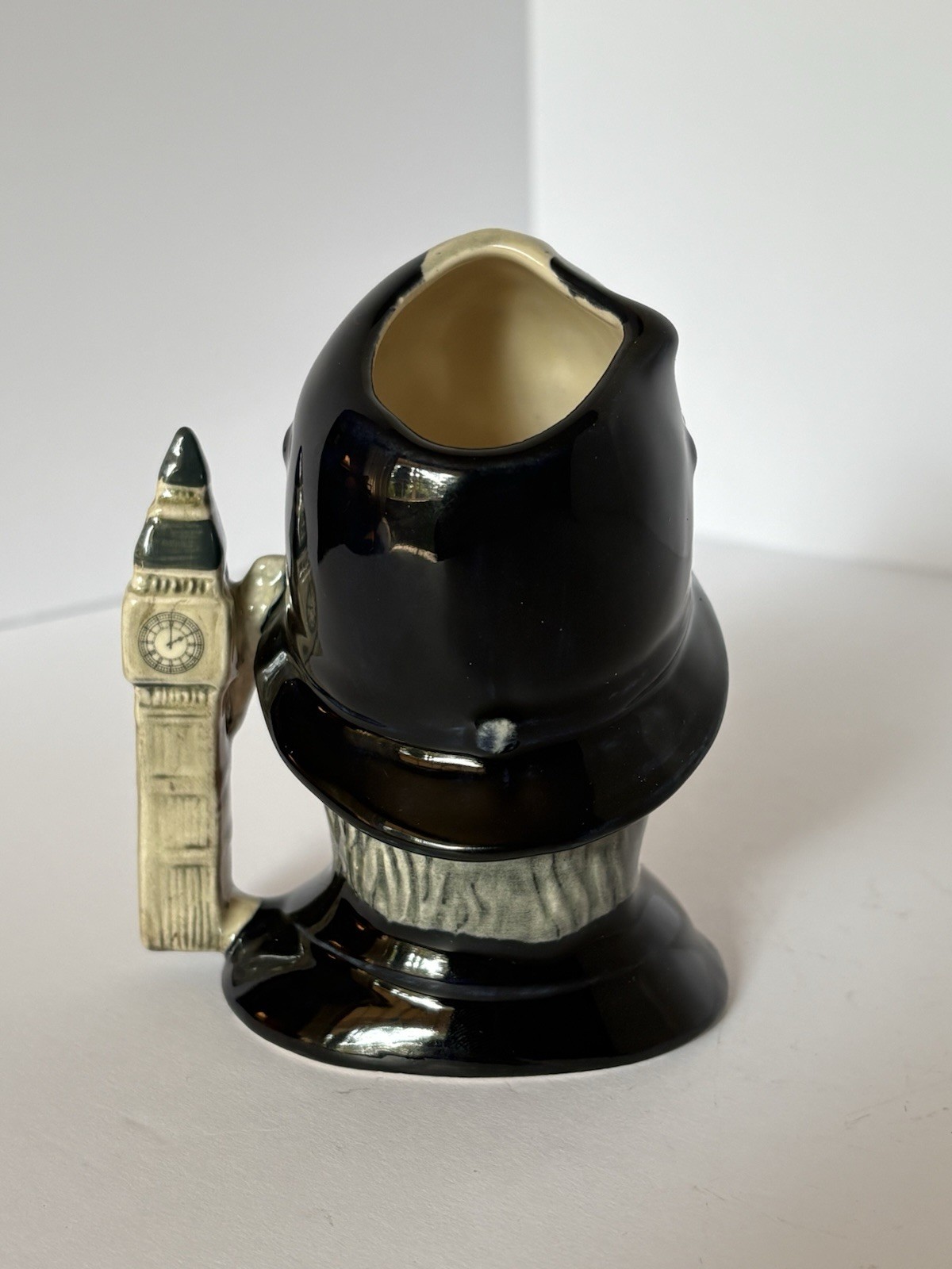 Royal Doulton The London Bobby D6762 Toby Jug Mug Big Ben Handle 1985 England