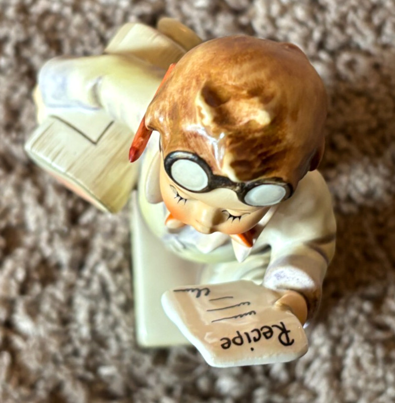 Vintage Goebel Hummel Figurine #322 Little Pharmacist VG TM 6