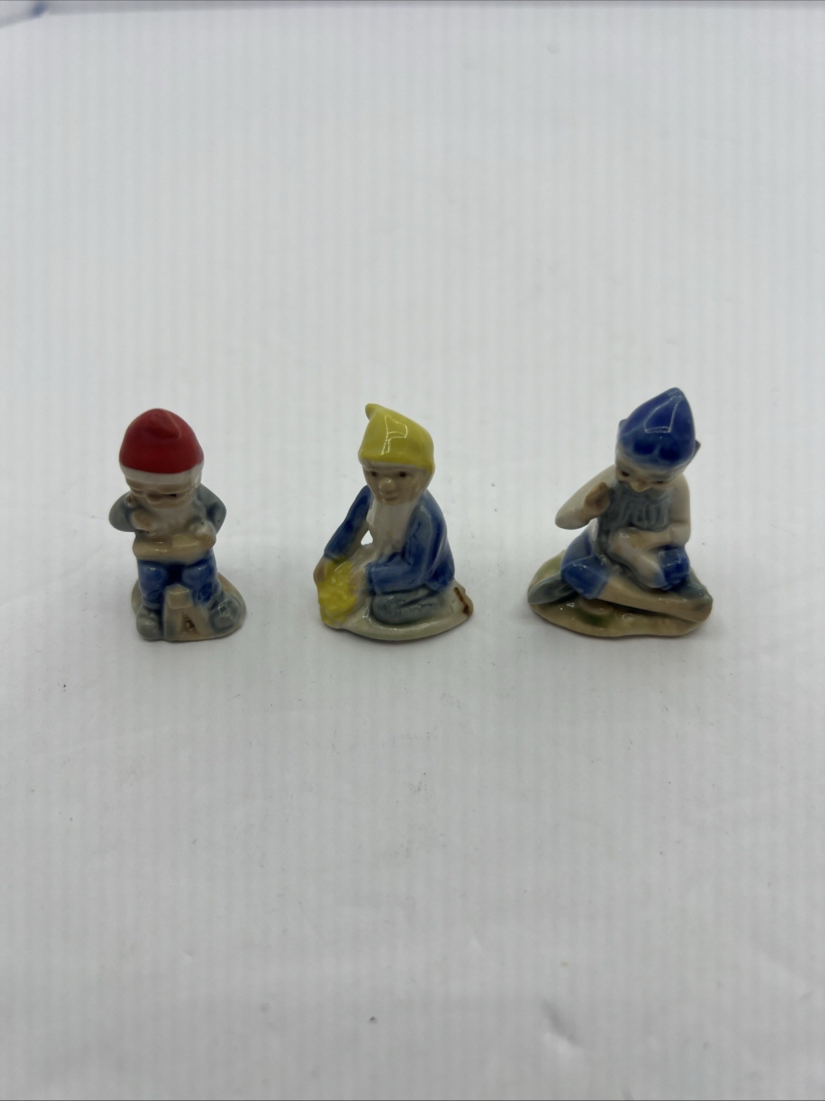 (3) WADE WHIMSIES Ireland MINI Workbench Pixie LEPRECHAUN Gnome Elf Red Blue Hat