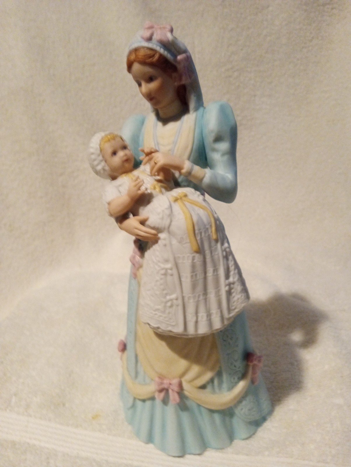 Lenox ” The Christening” Mother & Child Figurine 9 1/2 In. Fine Porcelain! Minty