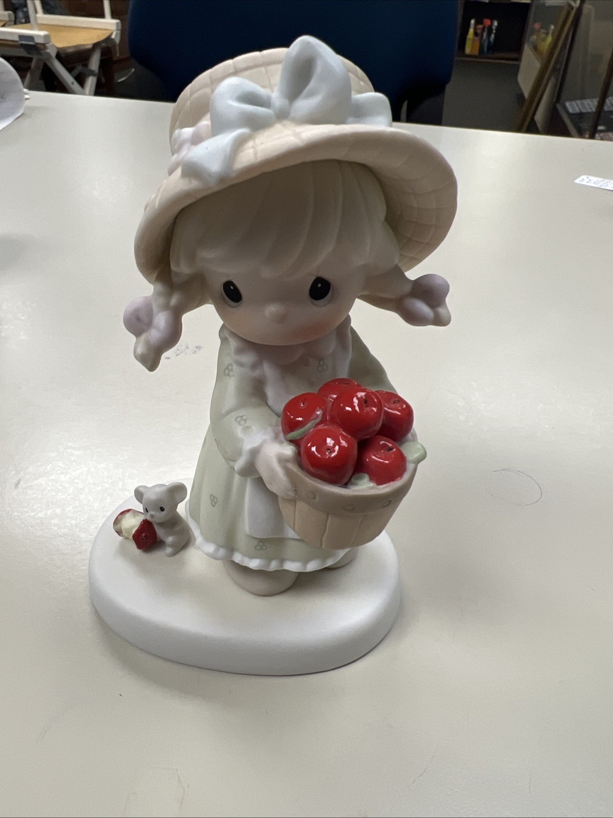 Precious Moments Happiness To The Core 1996 Figurine No Box Or chips