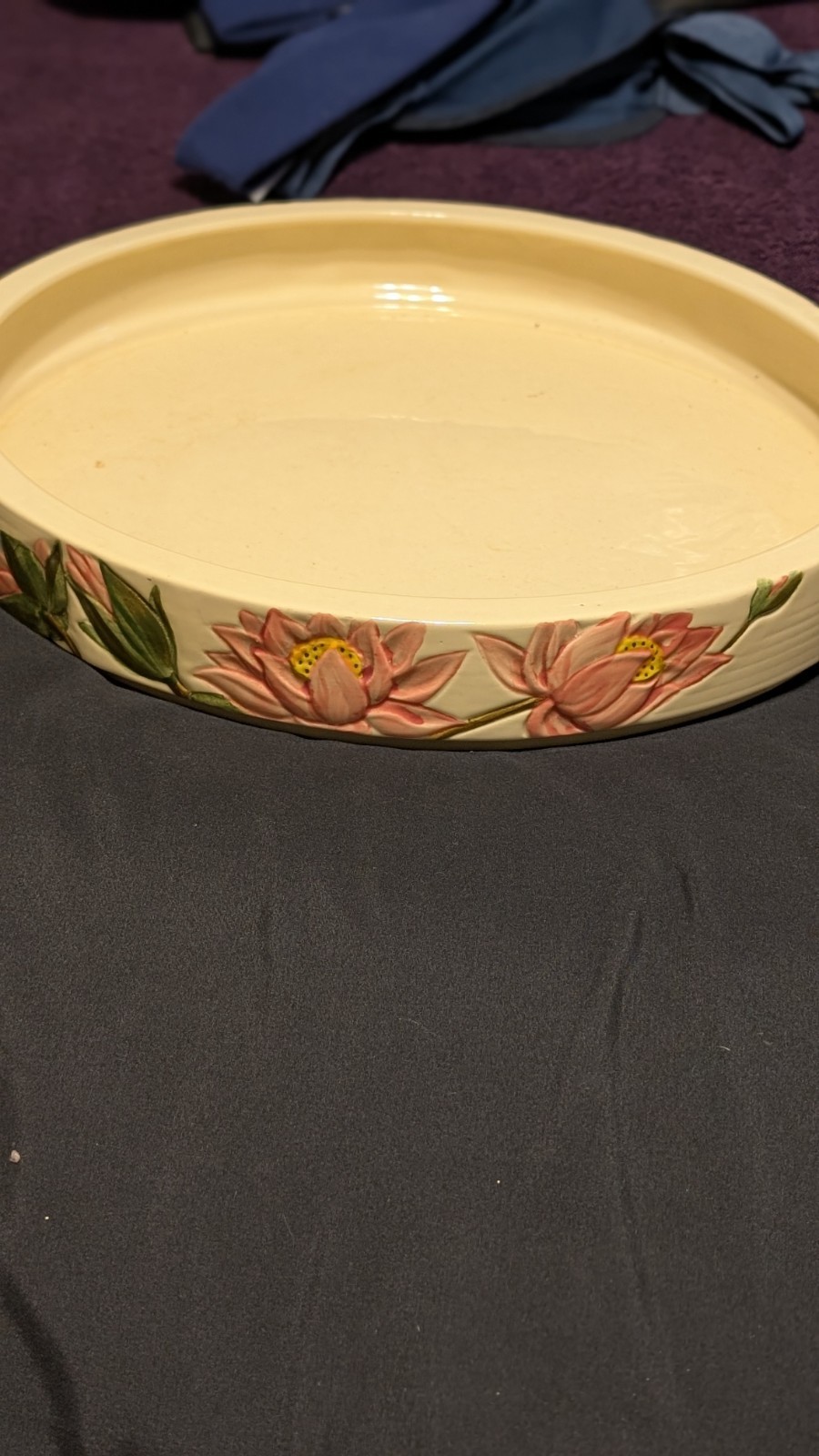 BEAUTIFUL, GLADDING McBEAN CATALINA W/ A FLORAL MOTIF. POLYNESIAN ART WARE BOWL!