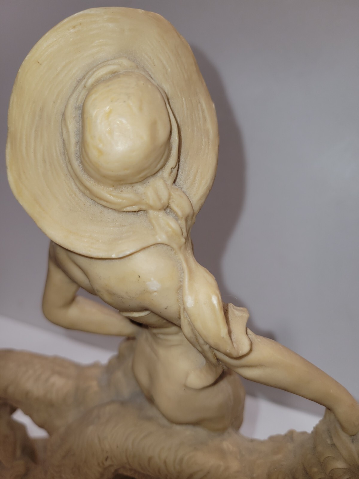 11.25″ Art Deco Resin Statue Lady in a Hat w/2 Wolfhound Borzoi Dogs 1920s Style