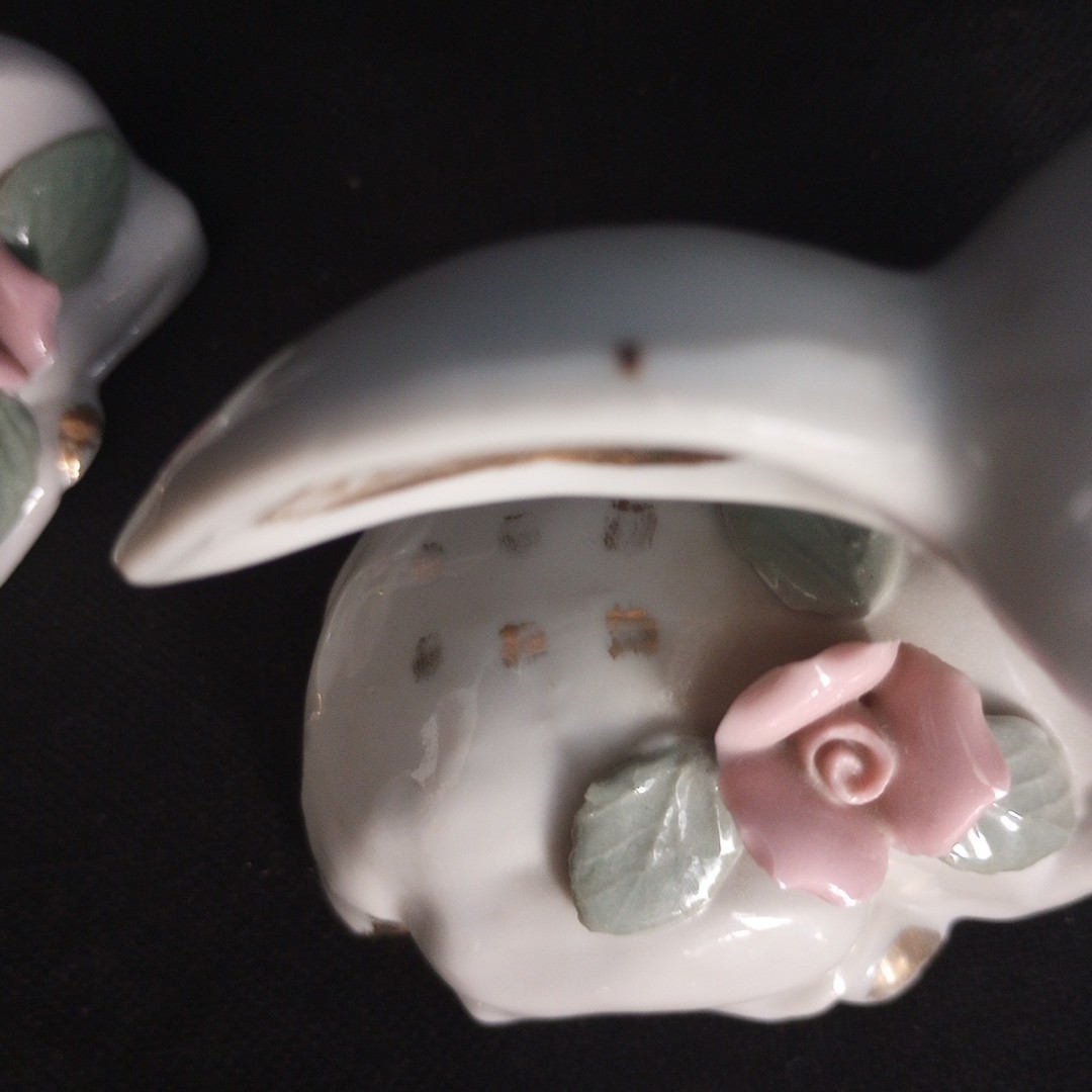 Vintage Pair White Porcelain Deer And Fawn Figurines Gold Details Pink Flower
