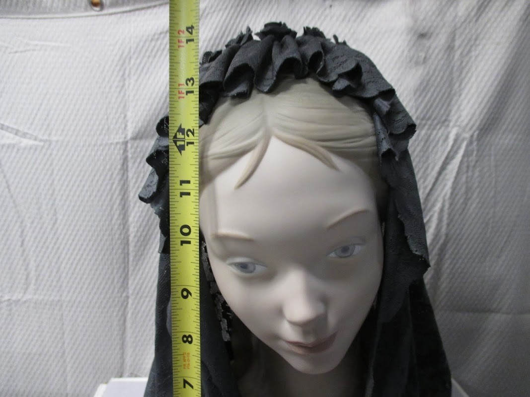 Lladro 11538 Romantic Bust with Black Veil Sculpture
