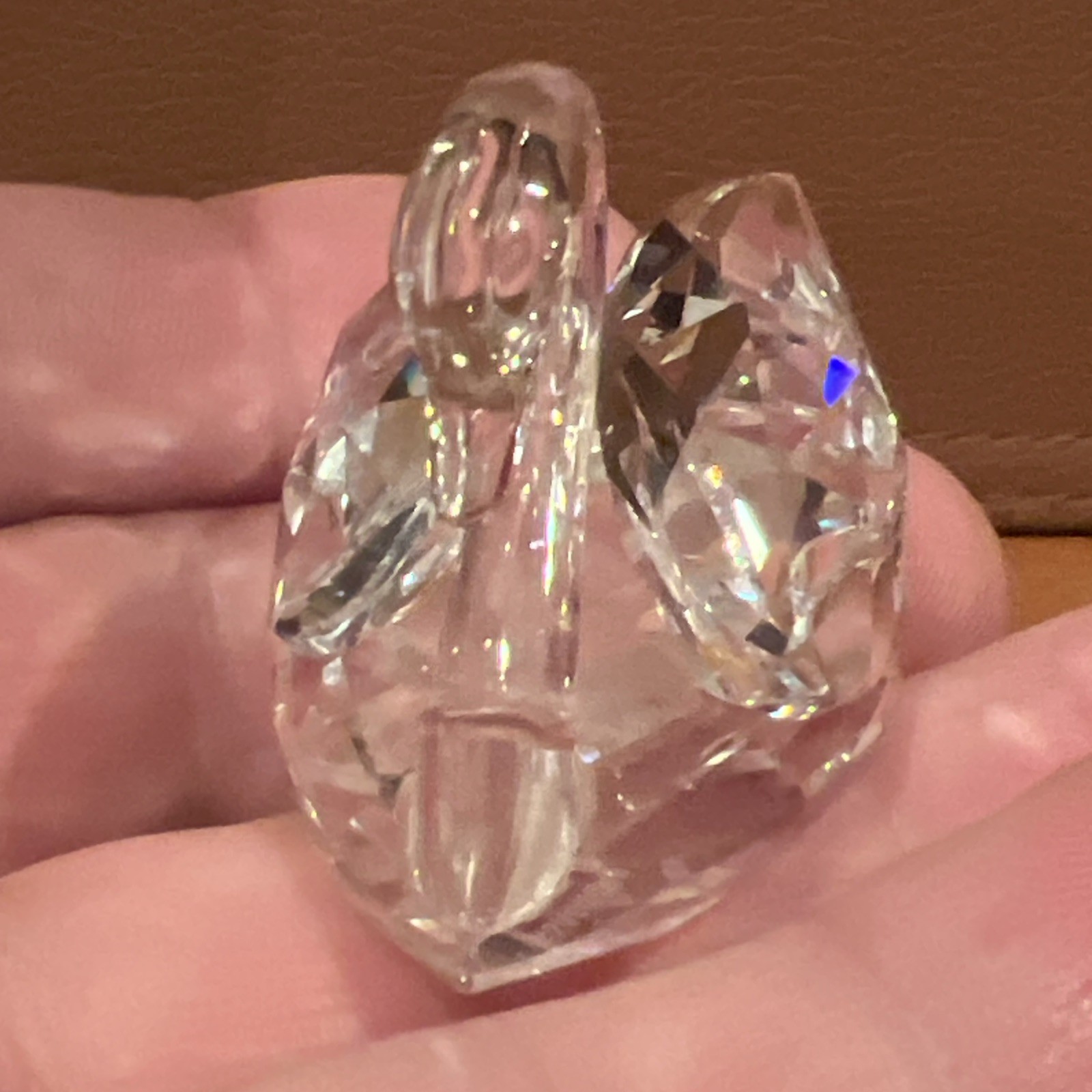 Swarovski Crystal “Beauties of the Lake” Swan Figurine 2 1/2″ x 1 1/2″